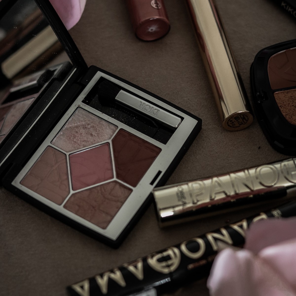 What actually makes makeup look expensive…